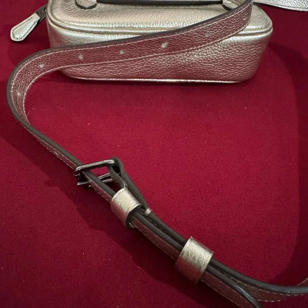 Coach Metallic Pebbled Leather Belt Bag/Fanny Pack - Picture 8 of 11